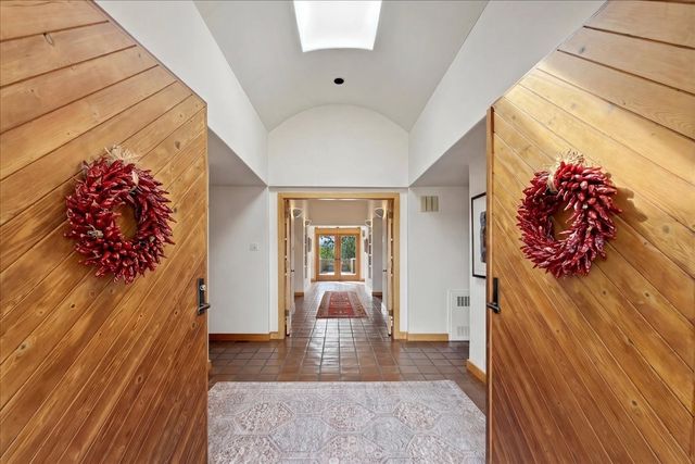 13A Calle Noble, Santa Fe, NM 87506