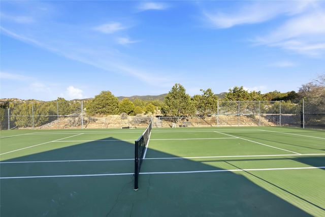 13A Calle Noble, Santa Fe, NM 87506