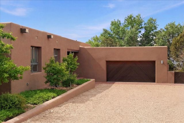 13A Calle Noble, Santa Fe, NM 87506