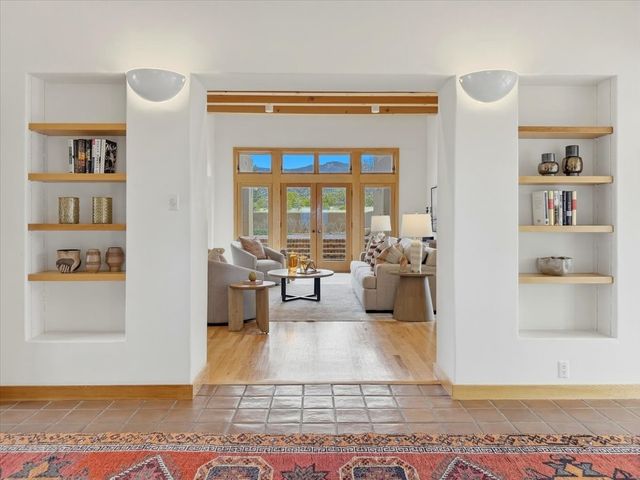 13A Calle Noble, Santa Fe, NM 87506