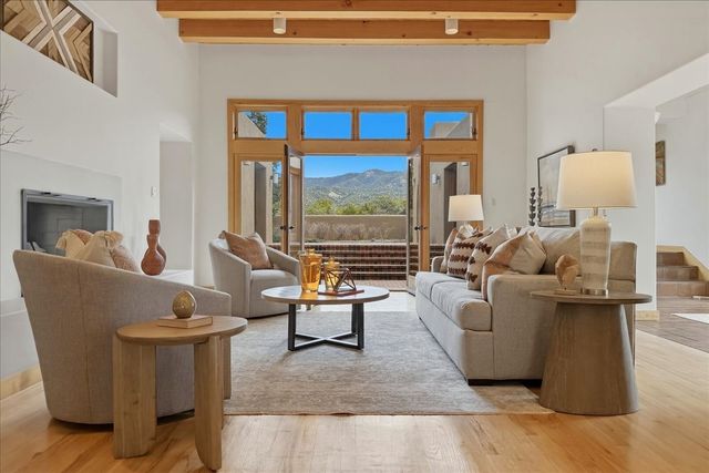 13A Calle Noble, Santa Fe, NM 87506