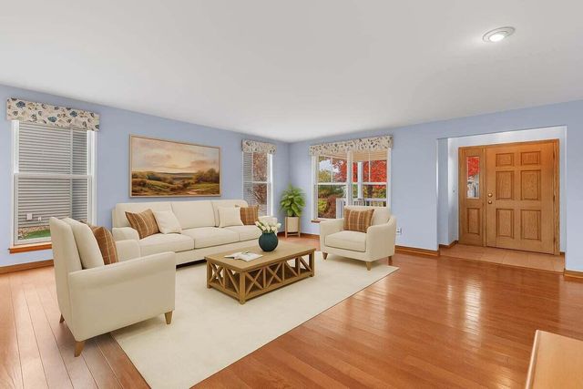 1828 Cloverview STREET, West Bend, WI 53095