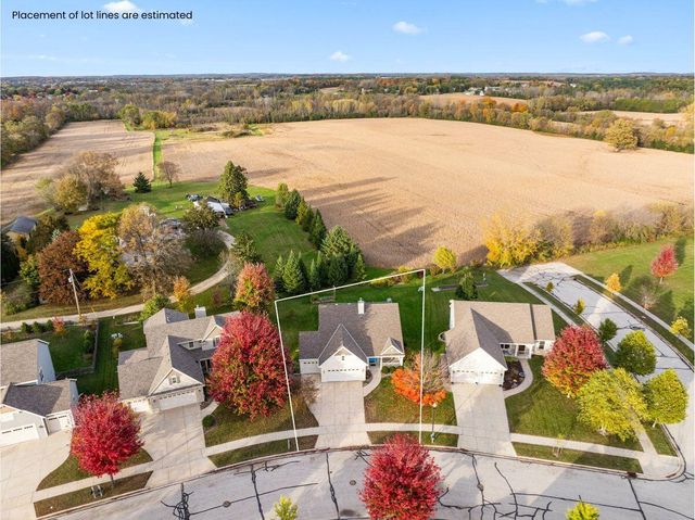 1828 Cloverview STREET, West Bend, WI 53095