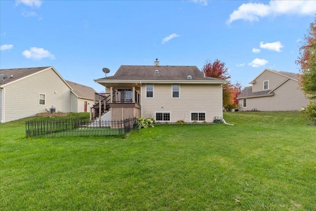 1828 Cloverview STREET, West Bend, WI 53095