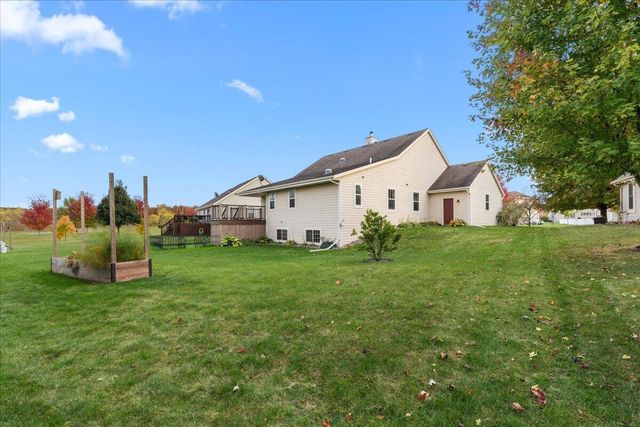 1828 Cloverview STREET, West Bend, WI 53095