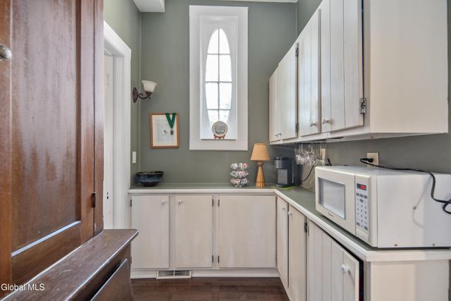 182 Ballston Avenue, Saratoga Springs, NY 12866