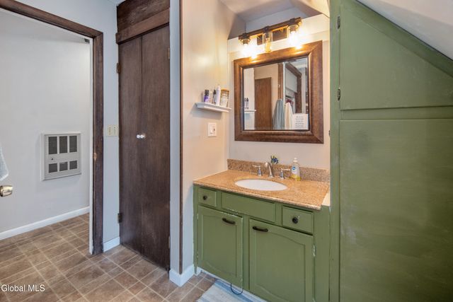 182 Ballston Avenue, Saratoga Springs, NY 12866