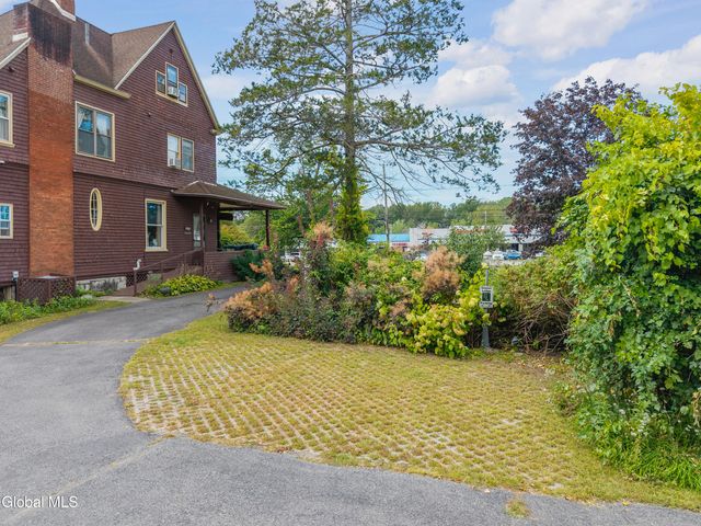 182 Ballston Avenue, Saratoga Springs, NY 12866