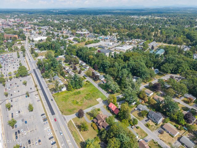 182 Ballston Avenue, Saratoga Springs, NY 12866