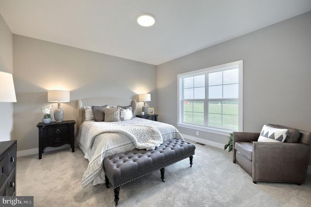 524 WINDING CREEK BLVD, Annville, PA 17003