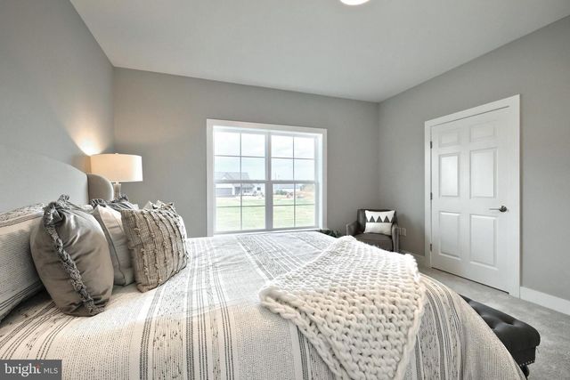 524 WINDING CREEK BLVD, Annville, PA 17003