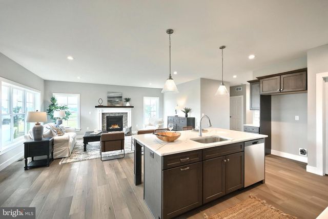 524 WINDING CREEK BLVD, Annville, PA 17003