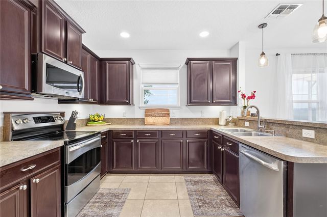 713 BLACK EAGLE DRIVE, Groveland, FL 34736