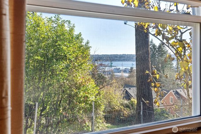 410 S Charleston Avenue, Bremerton, WA 98312