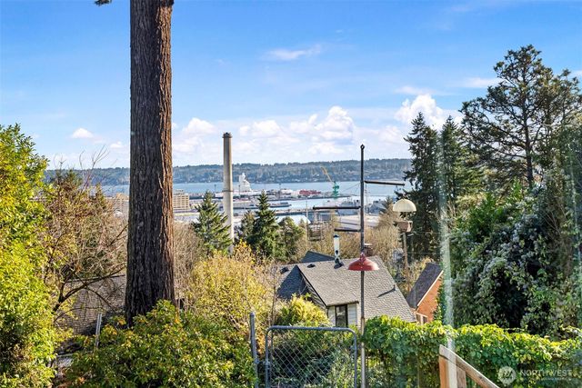 410 S Charleston Avenue, Bremerton, WA 98312