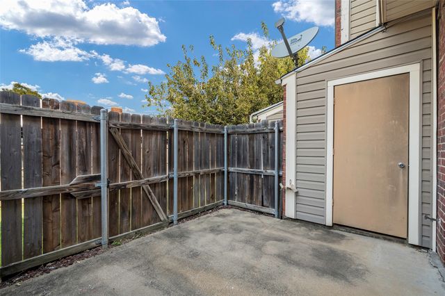 232 Samuel Boulevard 6, Coppell, TX 75019