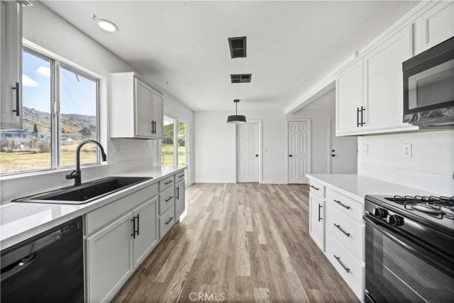 40054 Ridgemist Street, Palmdale, CA 93591