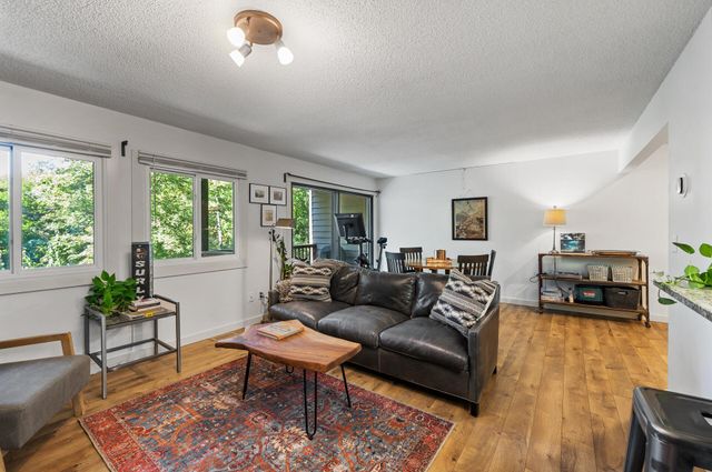 8948 Neill Lake Road 155E, Eden Prairie, MN 55347