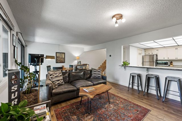 8948 Neill Lake Road 155E, Eden Prairie, MN 55347