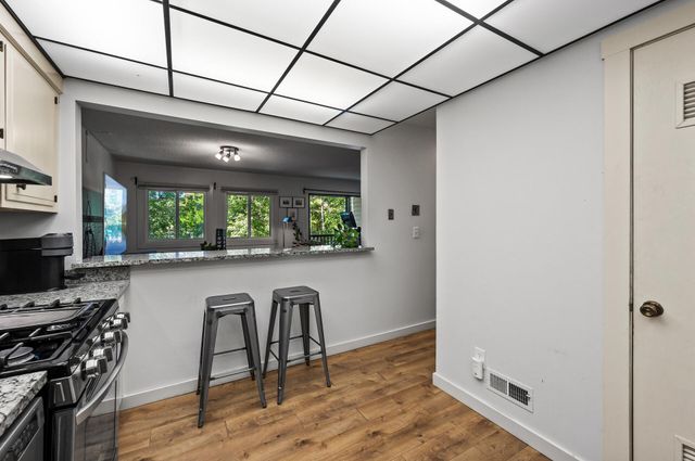 8948 Neill Lake Road 155E, Eden Prairie, MN 55347