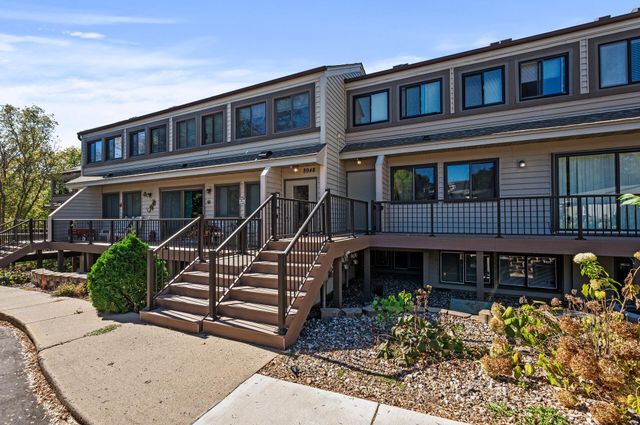 8948 Neill Lake Road 155E, Eden Prairie, MN 55347