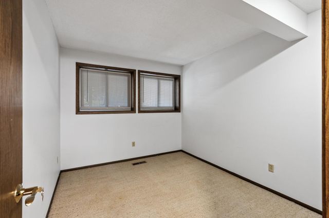 8948 Neill Lake Road 155E, Eden Prairie, MN 55347