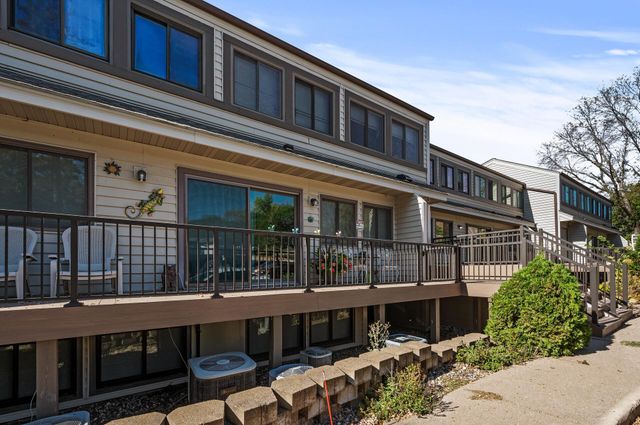 8948 Neill Lake Road 155E, Eden Prairie, MN 55347