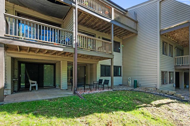 8948 Neill Lake Road 155E, Eden Prairie, MN 55347