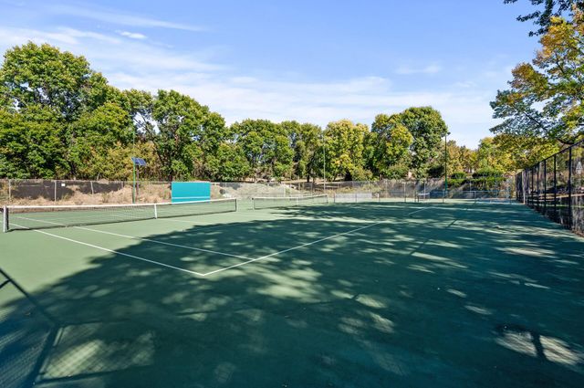 8948 Neill Lake Road 155E, Eden Prairie, MN 55347