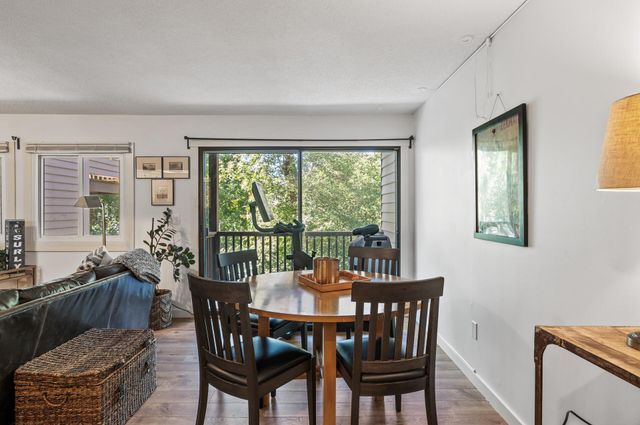 8948 Neill Lake Road 155E, Eden Prairie, MN 55347
