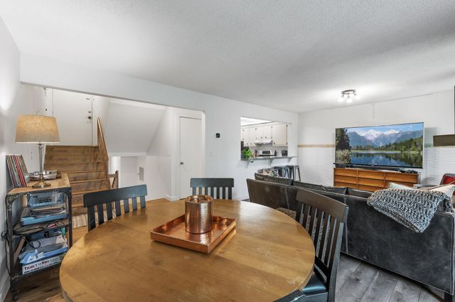 8948 Neill Lake Road 155E, Eden Prairie, MN 55347