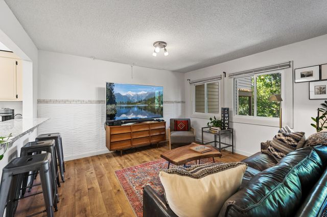 8948 Neill Lake Road 155E, Eden Prairie, MN 55347