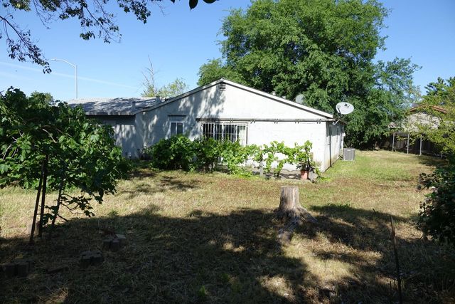 9325 Henley Way, Sacramento, CA 95826