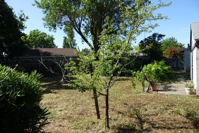 9325 Henley Way, Sacramento, CA 95826