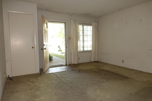 9325 Henley Way, Sacramento, CA 95826