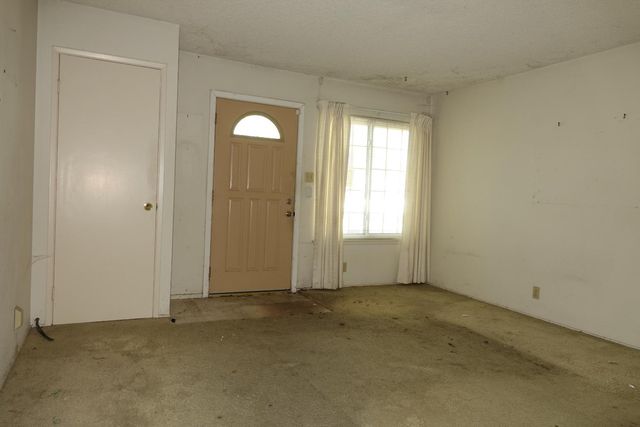 9325 Henley Way, Sacramento, CA 95826