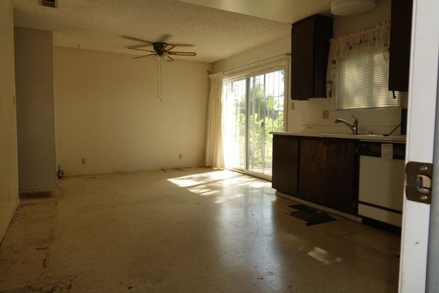 9325 Henley Way, Sacramento, CA 95826