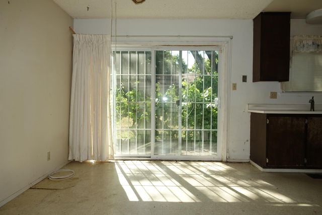 9325 Henley Way, Sacramento, CA 95826