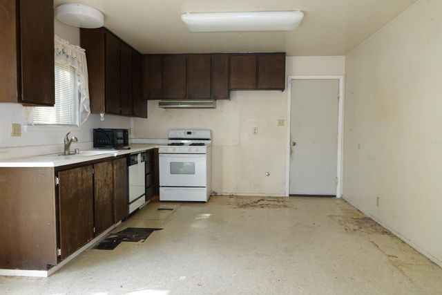 9325 Henley Way, Sacramento, CA 95826