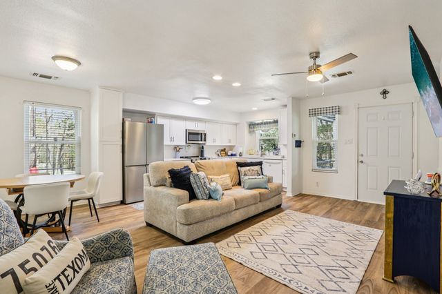 191 Black Forest Drive, Pottsboro, TX 75076