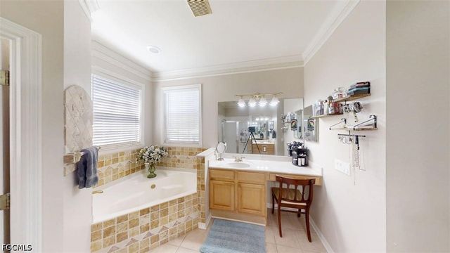 138 Burnt Pine DR, Naples, FL 34119