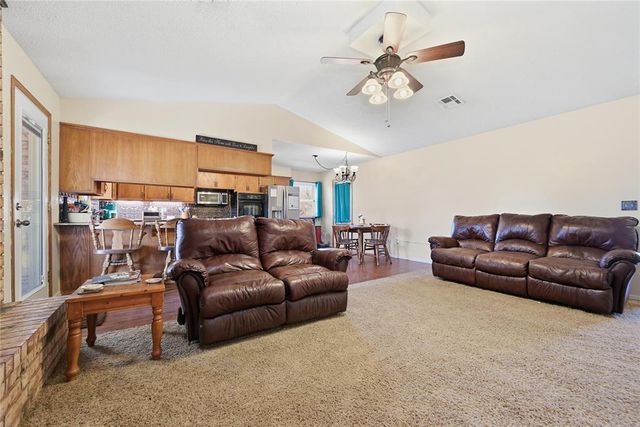 732 E Suera Terrace, Mustang, OK 73064