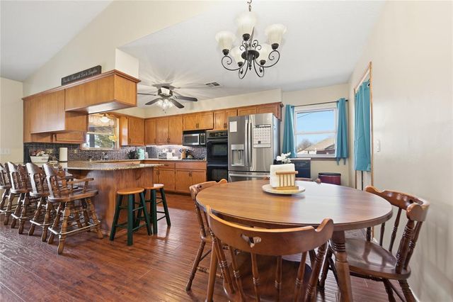 732 E Suera Terrace, Mustang, OK 73064