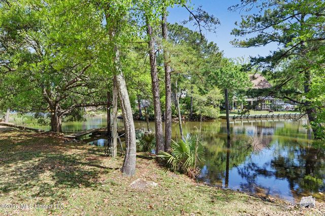 2512 Bahama Drive, Gautier, MS 39553