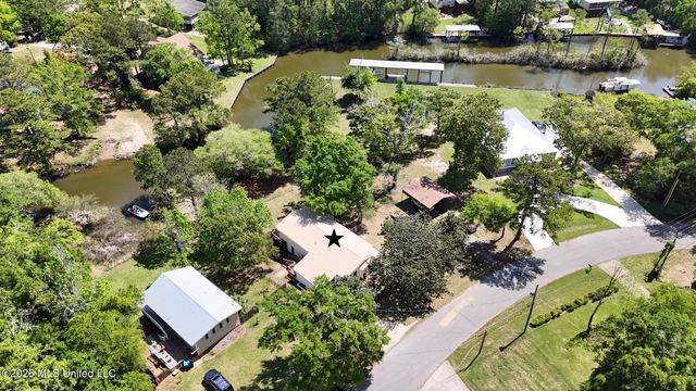 2512 Bahama Drive, Gautier, MS 39553