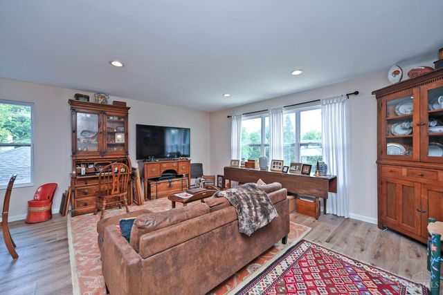 6941 Rosemary Lane, Cincinnati, OH 45236