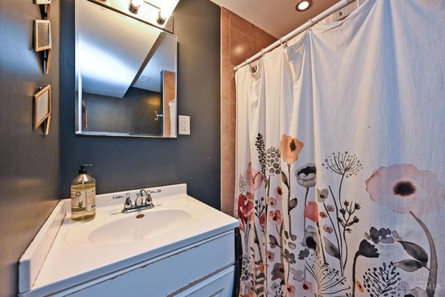 6941 Rosemary Lane, Cincinnati, OH 45236