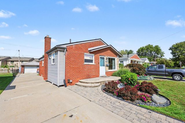 32011 Saint Margaret, Saint Clair Shores City, MI 48082