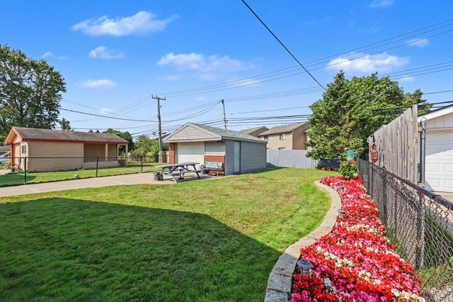 32011 Saint Margaret, Saint Clair Shores City, MI 48082