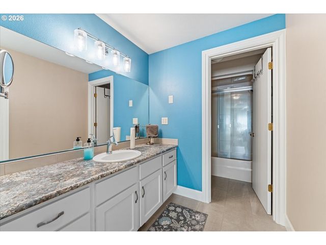 13813 Nw 10TH Ct B, Vancouver, WA 98685